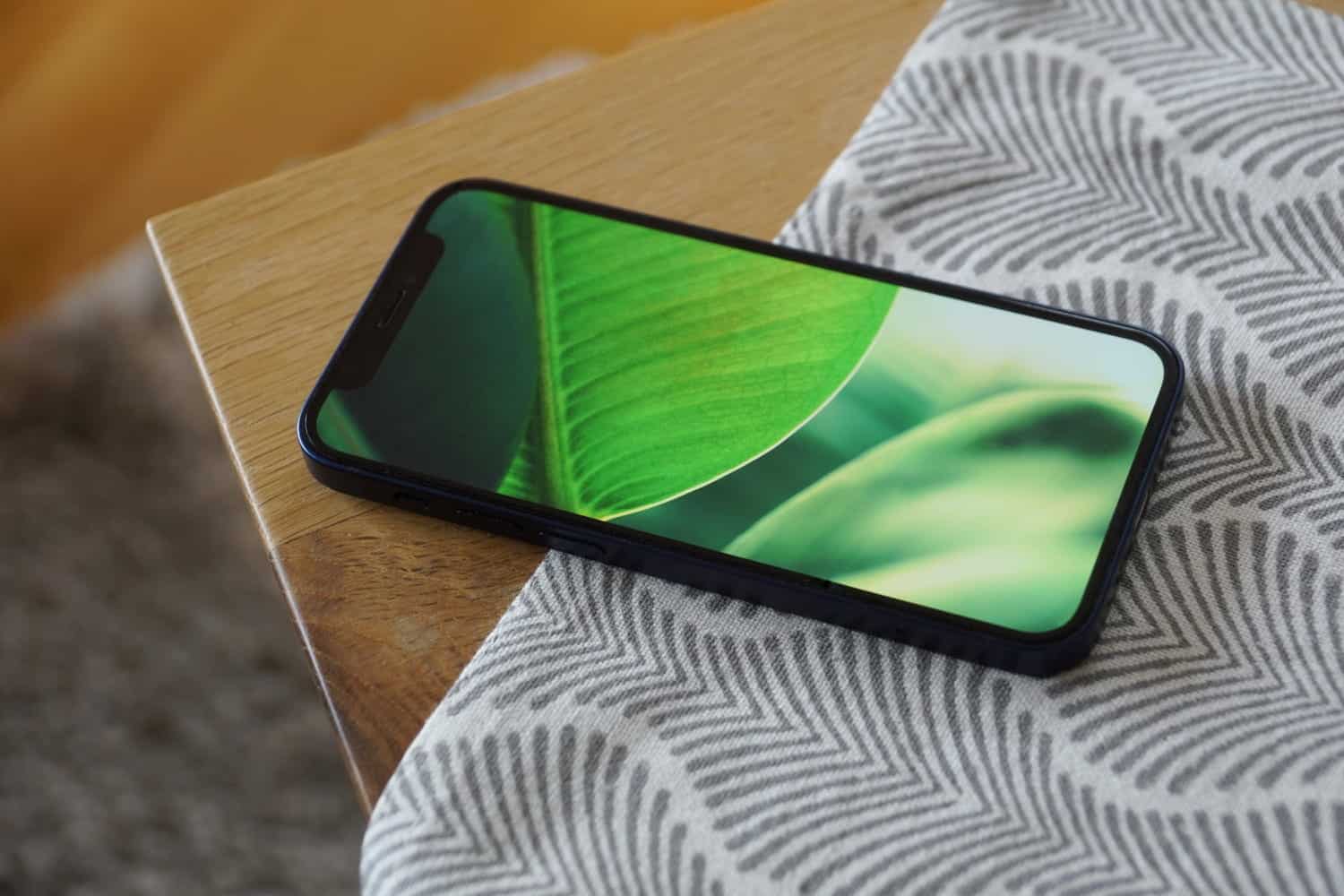 Vivement critiqué lors de son annonce officielle, ce smartphone semble pourtant s'arracher